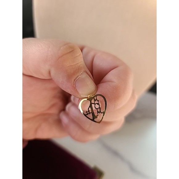 14K Gold Cut Out #1 Mom Heart Pendant/ Signed MBR - Picture 8 of 9